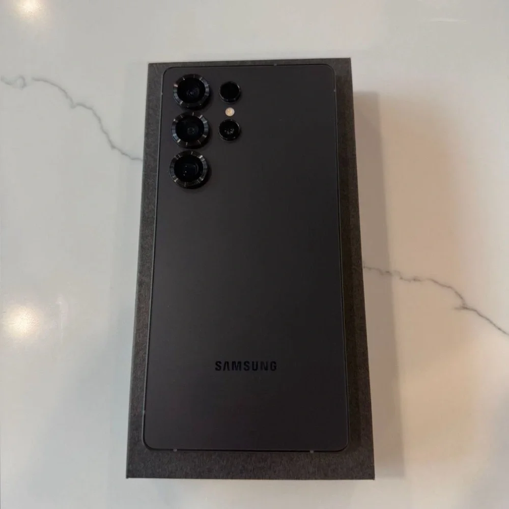 Samsung Galaxy Smartphone - Charcoal Gray